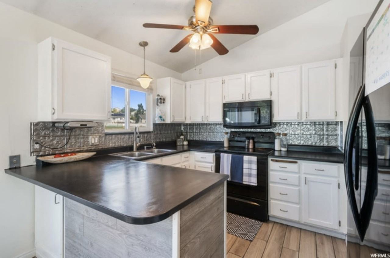 5579 Deerbrush Circle - Photo 6 of 29