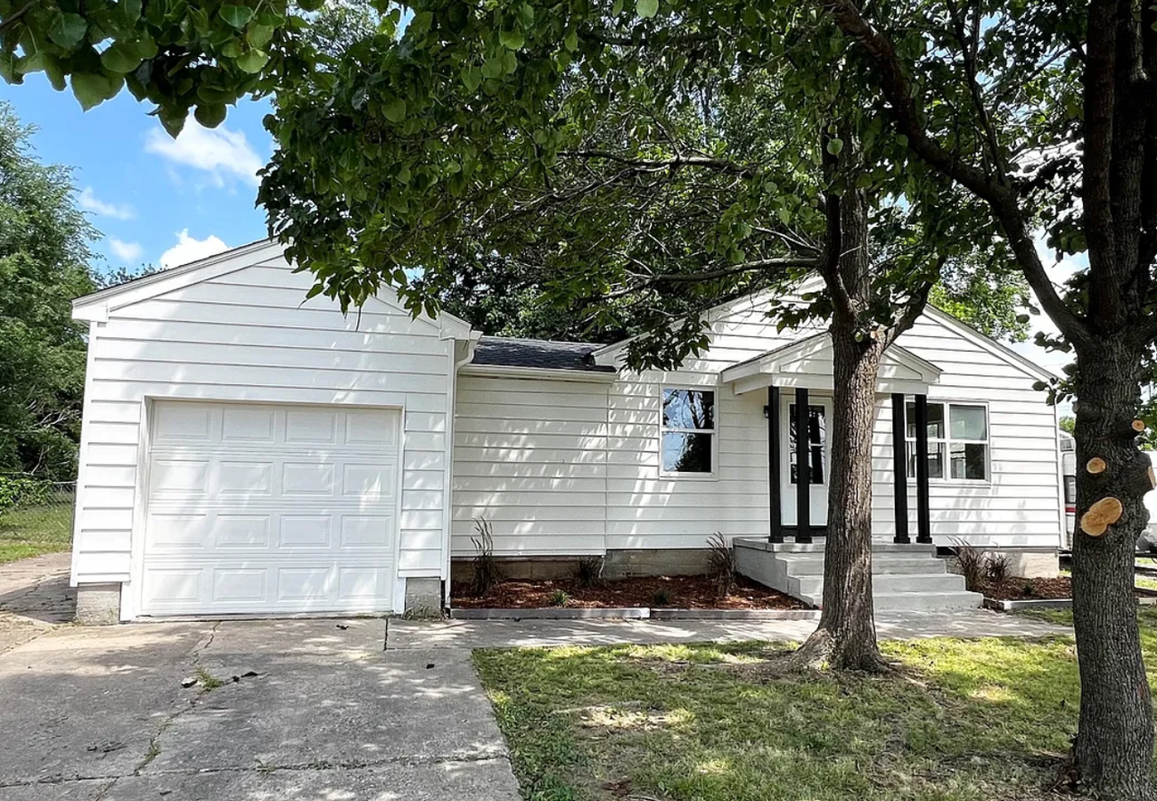 1424 South Penn Avenue - Photo 3 of 12