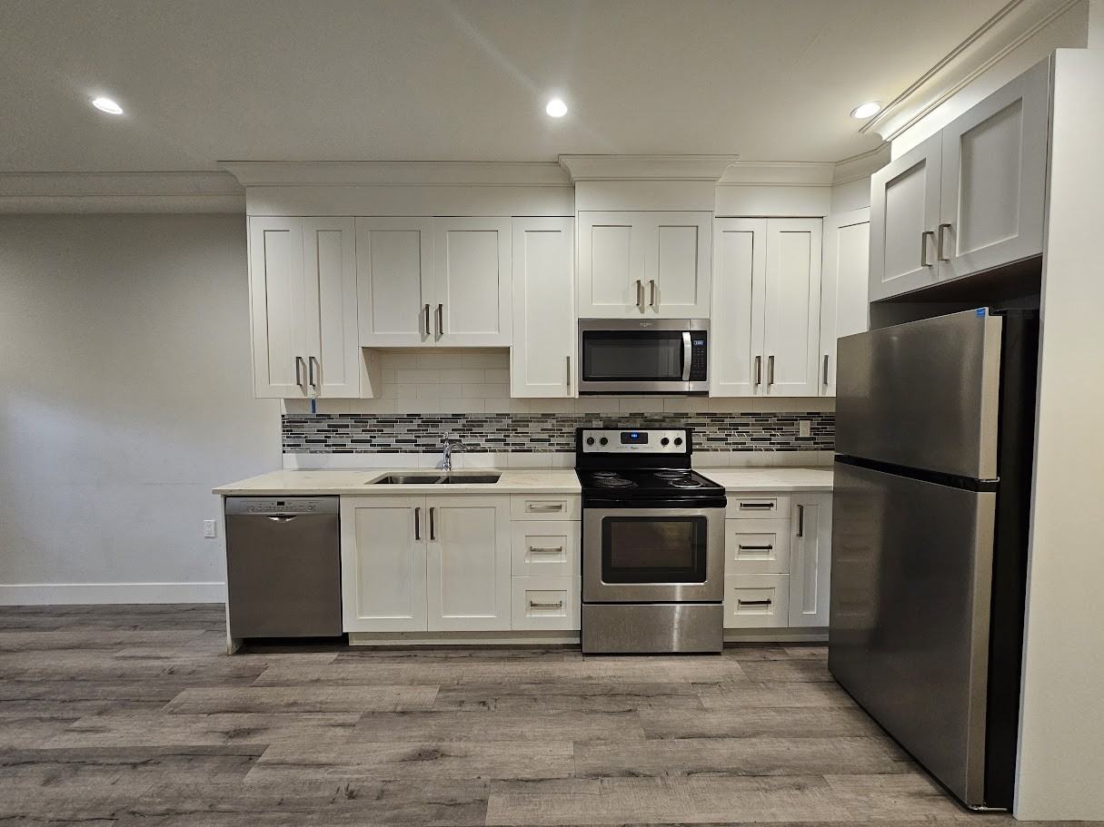 5483 5483 188 Street1 #1 - Photo 3 of 18