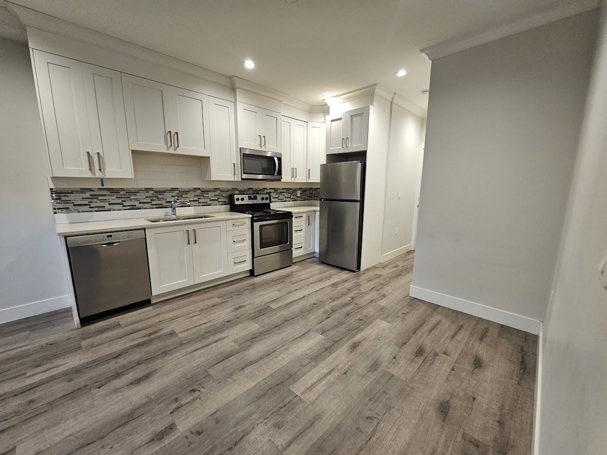 5483 5483 188 Street1 #1 - Photo 5 of 18