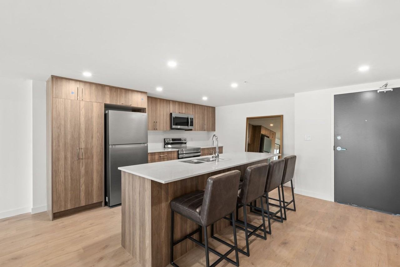 221 Sackville Dr - Photo 3 of 10