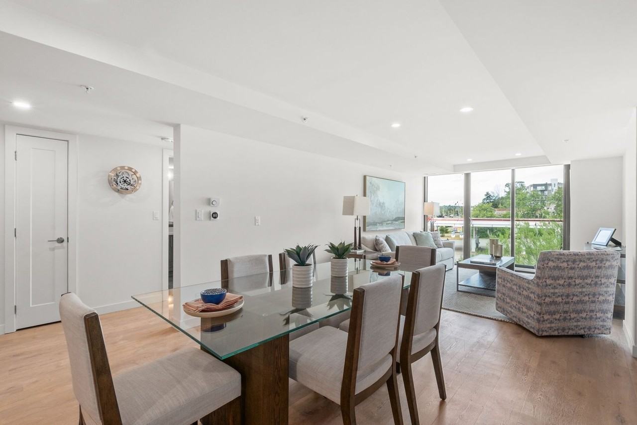 221 Sackville Dr - Photo 4 of 10