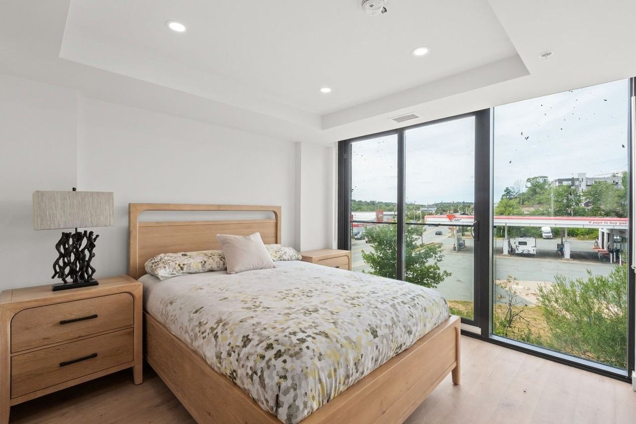 221 Sackville Dr - Photo 7 of 10