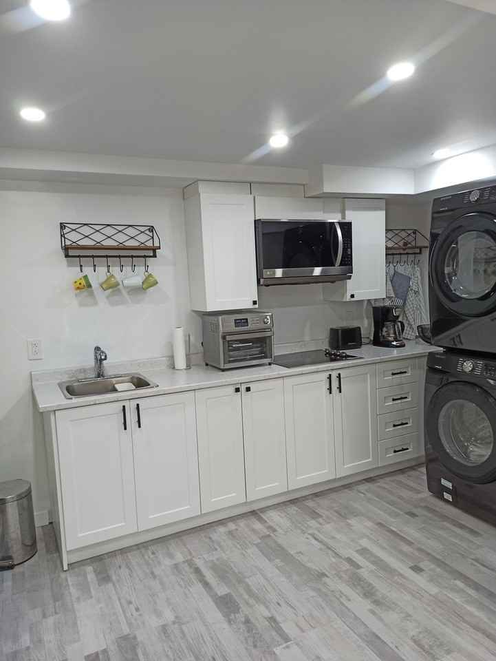 561 Av Donegani - Photo 2 of 9