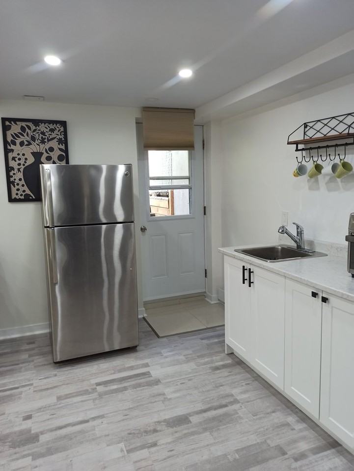 561 Av Donegani - Photo 3 of 9