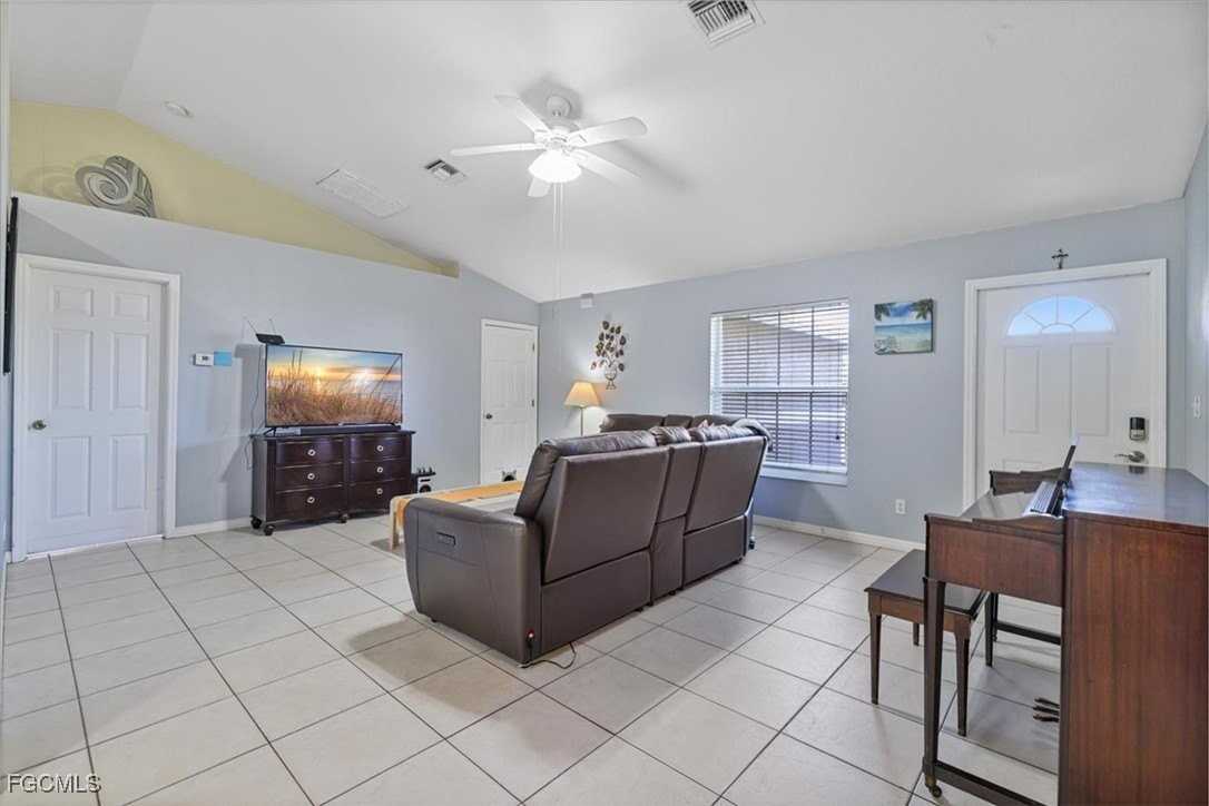 1405 Sw 9th Ave - Photo 4 of 30