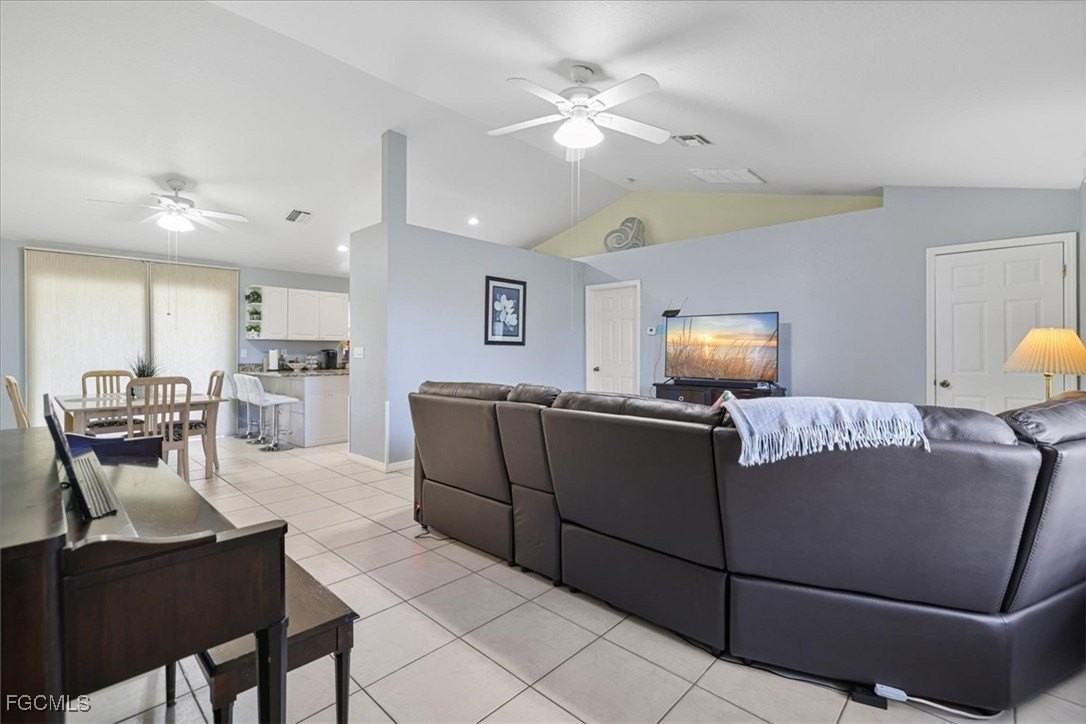 1405 Sw 9th Ave - Photo 7 of 30