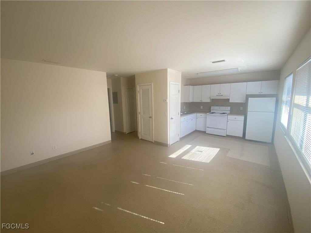 3555 Seminole Avenue - Photo 2 of 5