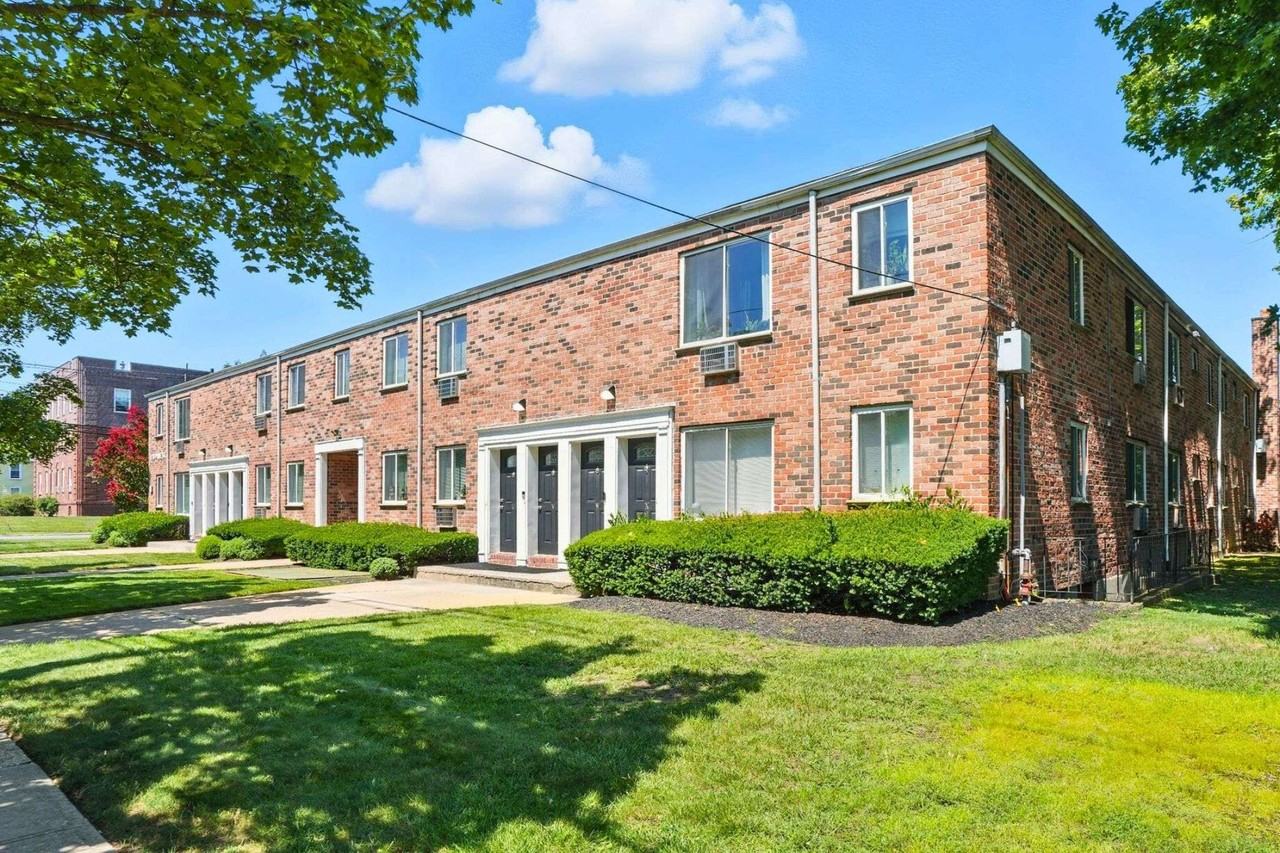 Pine Gardens - Photo 5 of 9