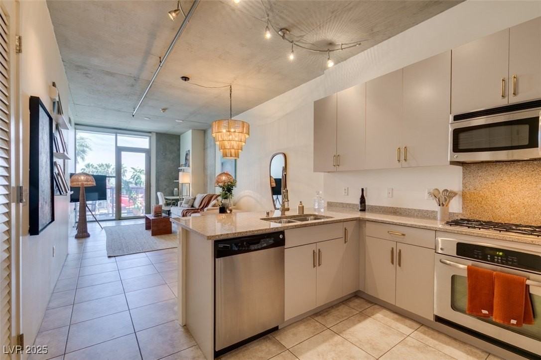 353 E Bonneville Ave #343