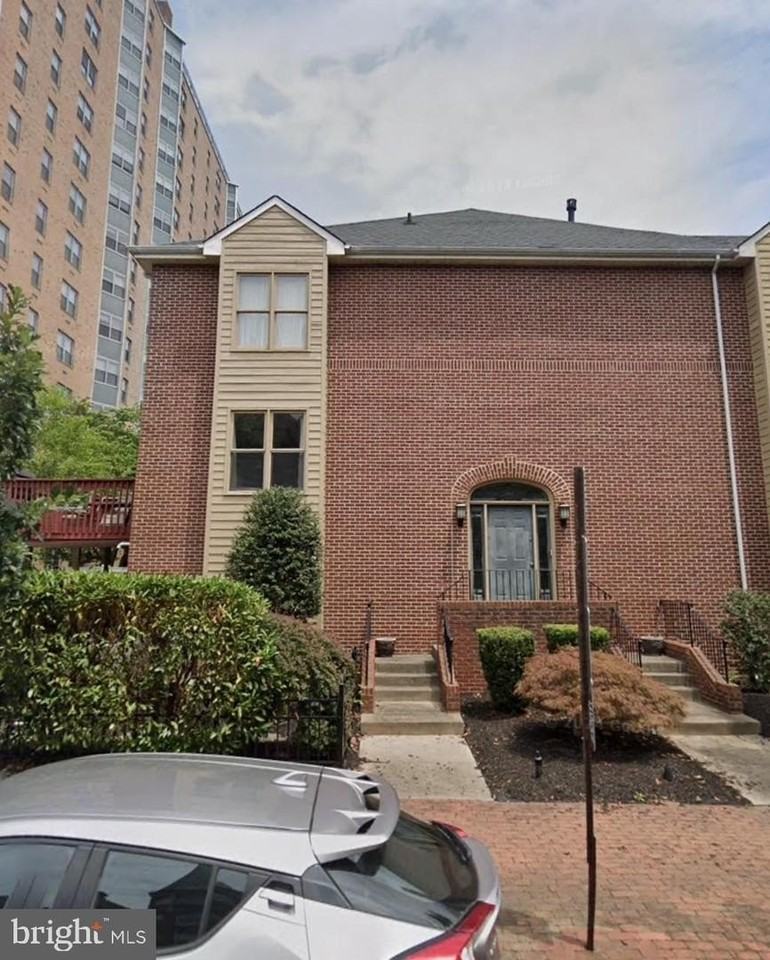 1301 Delaware Ave - Photo 2 of 36