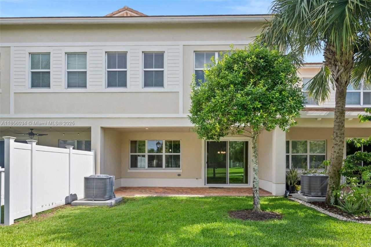 11941 Park Central - Photo 2 of 8