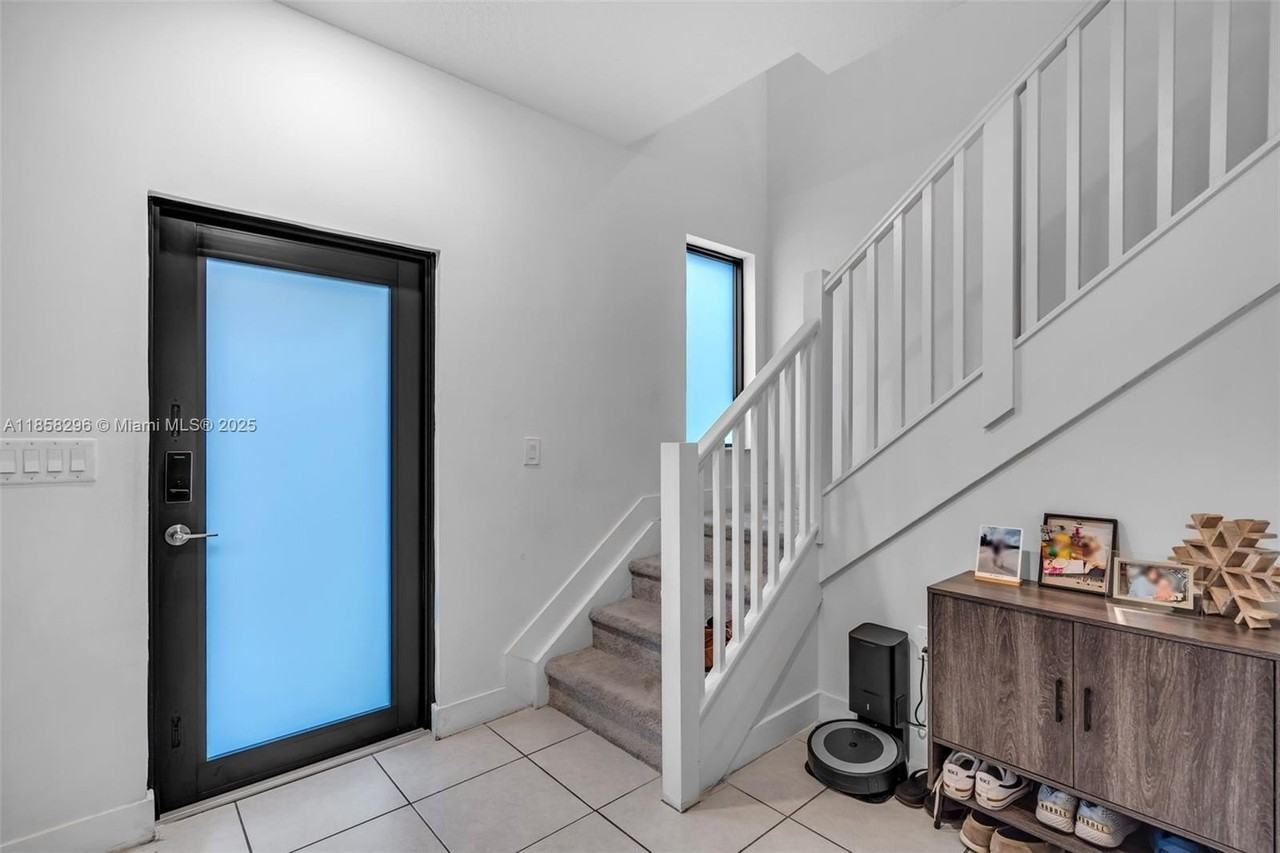 4450 Nw 83rd Pkwy - Photo 6 of 50