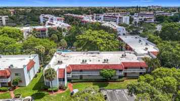 featured image of 3501 Inverrary Dr #102