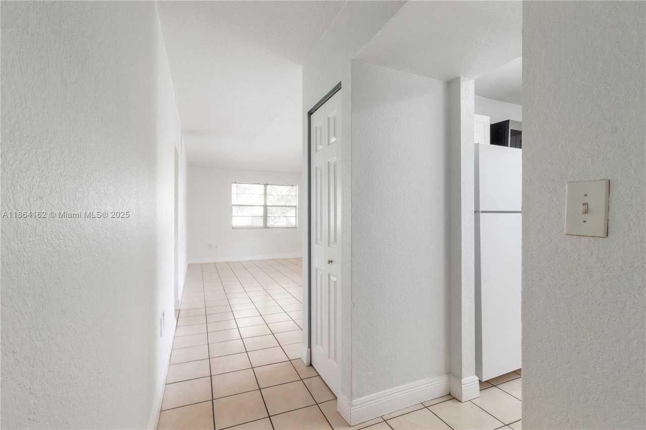 17255 Sw 95th Ave #201 - Photo 2 of 23