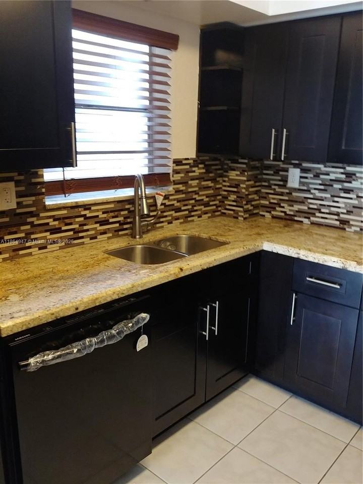 3621 Nw 95th Ter #523 - Photo 2 of 13