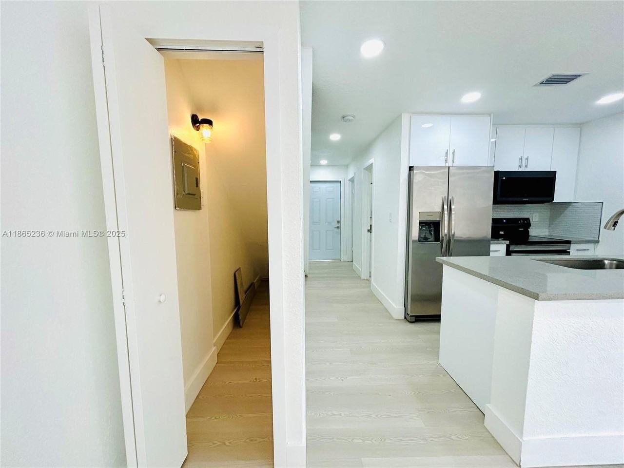 3639 W 11th Ave #10 - Photo 6 of 31