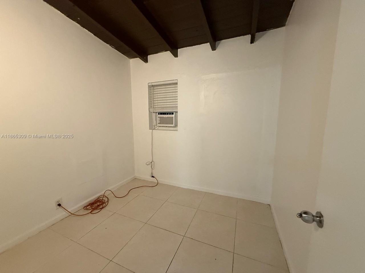 381 Northwest 16th Street #0 - Photo 7 of 12