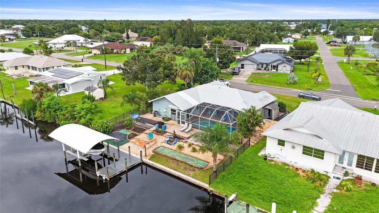 27401 Voyageur Dr - Photo 3 of 43