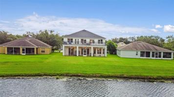 featured image of 1976 The Oaks Blvd