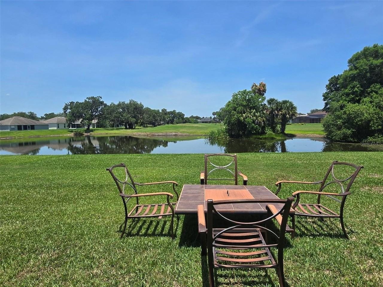 1976 The Oaks Boulevard - Photo 2 of 41