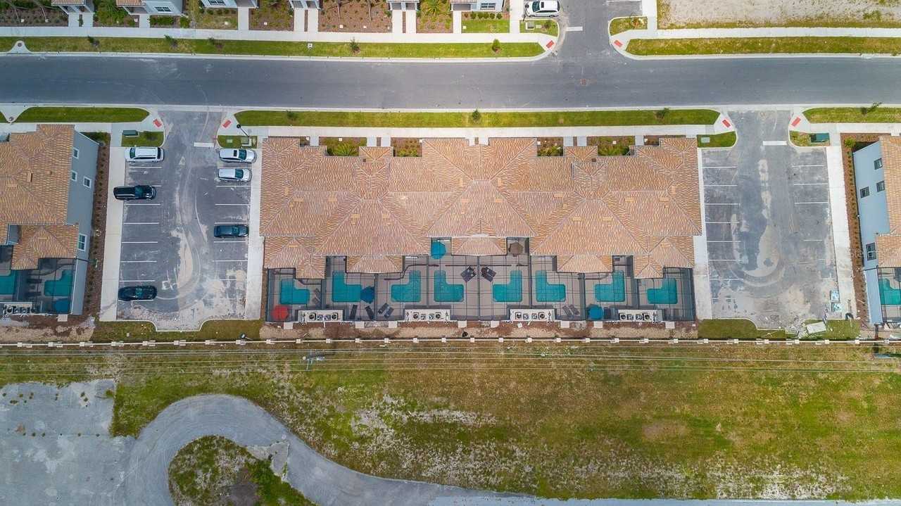 4933 Windermere Ave - Photo 4 of 20