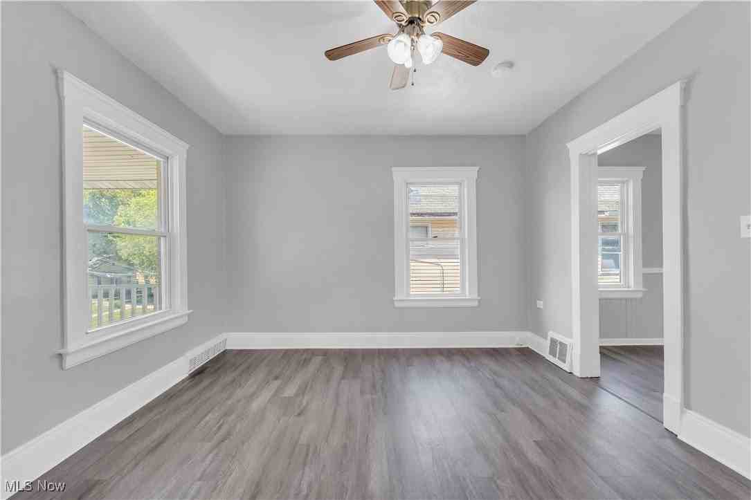 16115 Arcade Ave Unit 2 #2UP - Photo 7 of 22