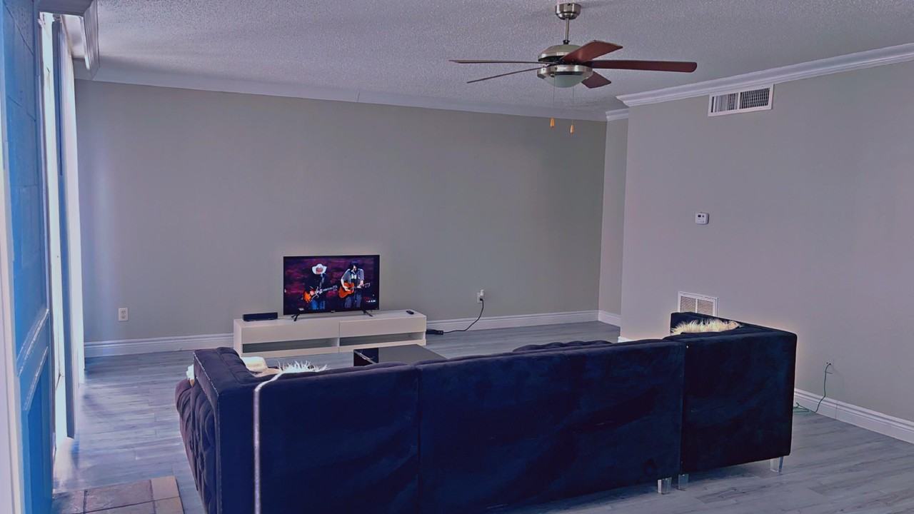 Beverlyhill St - Photo 3 of 8