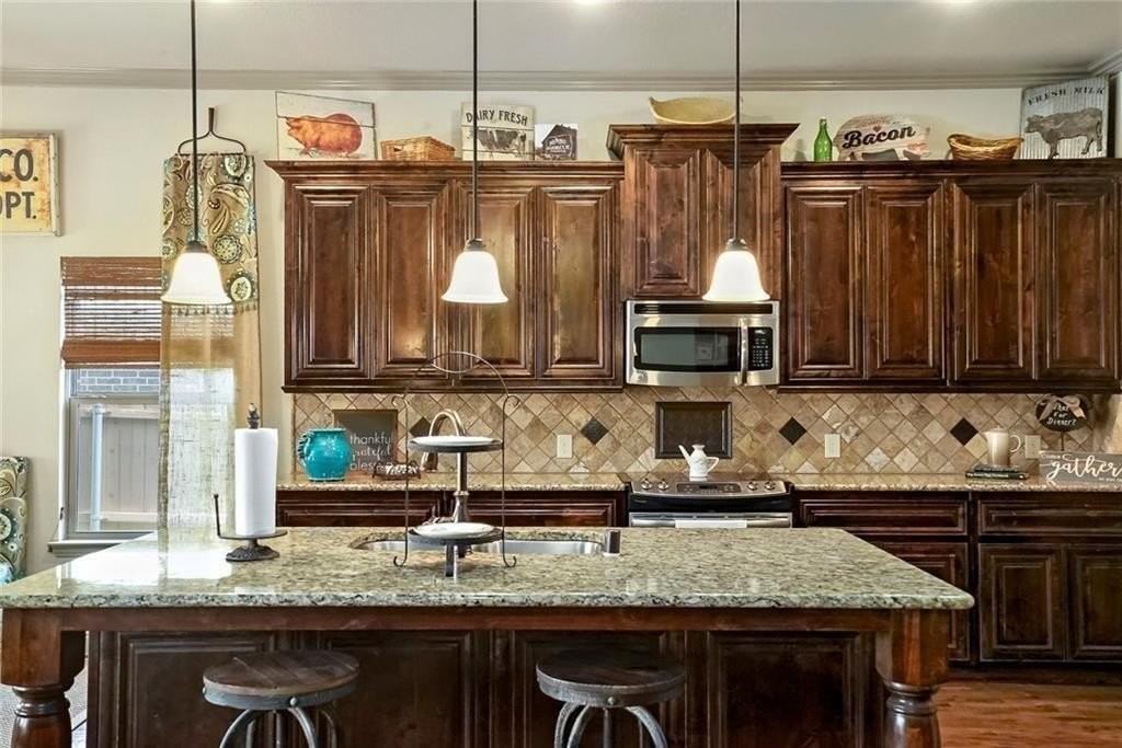 1337 Palestine Dr - Photo 7 of 19