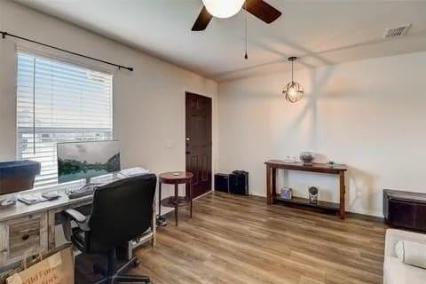 1325 Vernon Dr - Photo 3 of 21