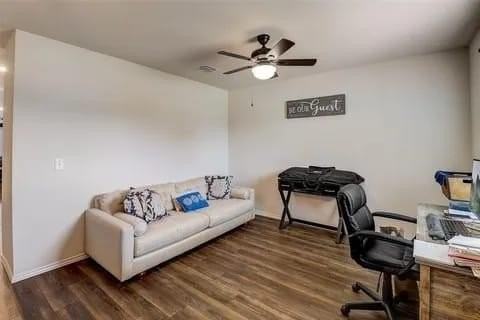 1325 Vernon Dr - Photo 4 of 21