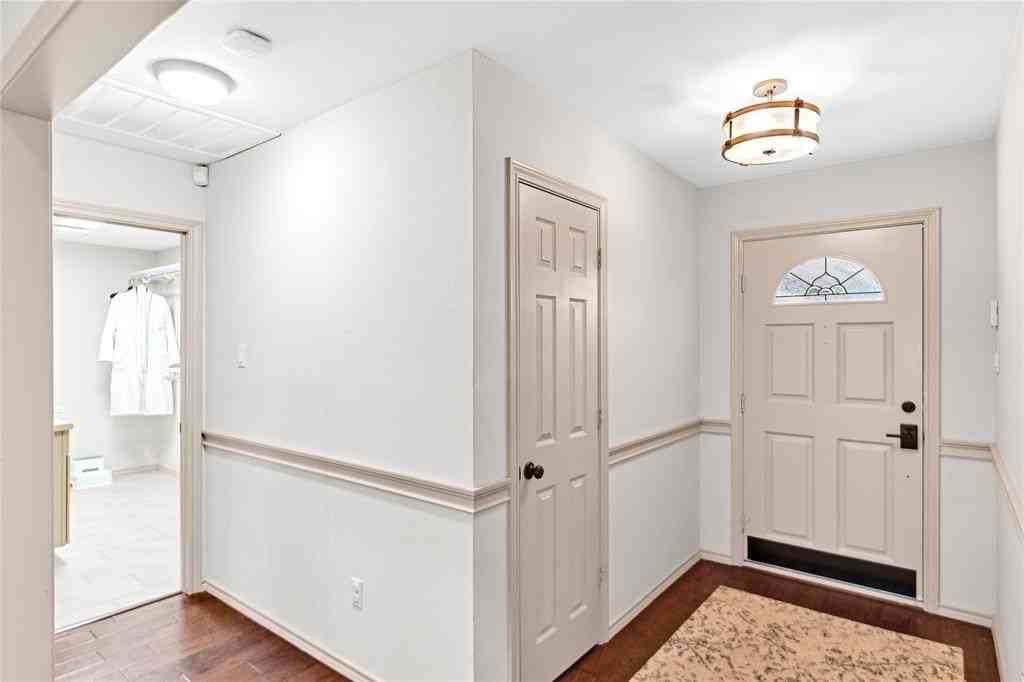 5202 Heatherdale Dr - Photo 3 of 38