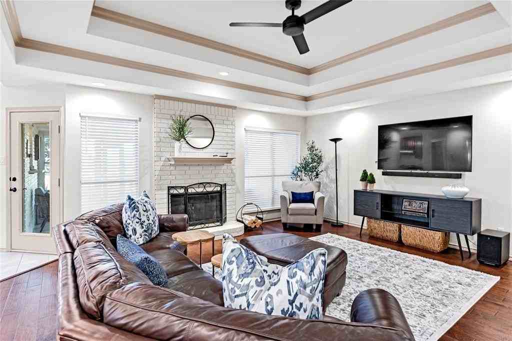 5202 Heatherdale Dr - Photo 4 of 38