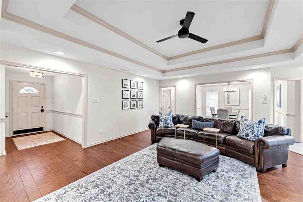 5202 Heatherdale Dr - Photo 5 of 38