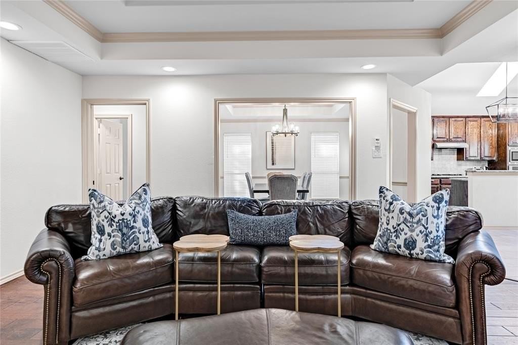 5202 Heatherdale Dr - Photo 7 of 38