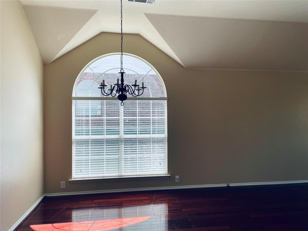 517 Presidio Dr - Photo 5 of 17