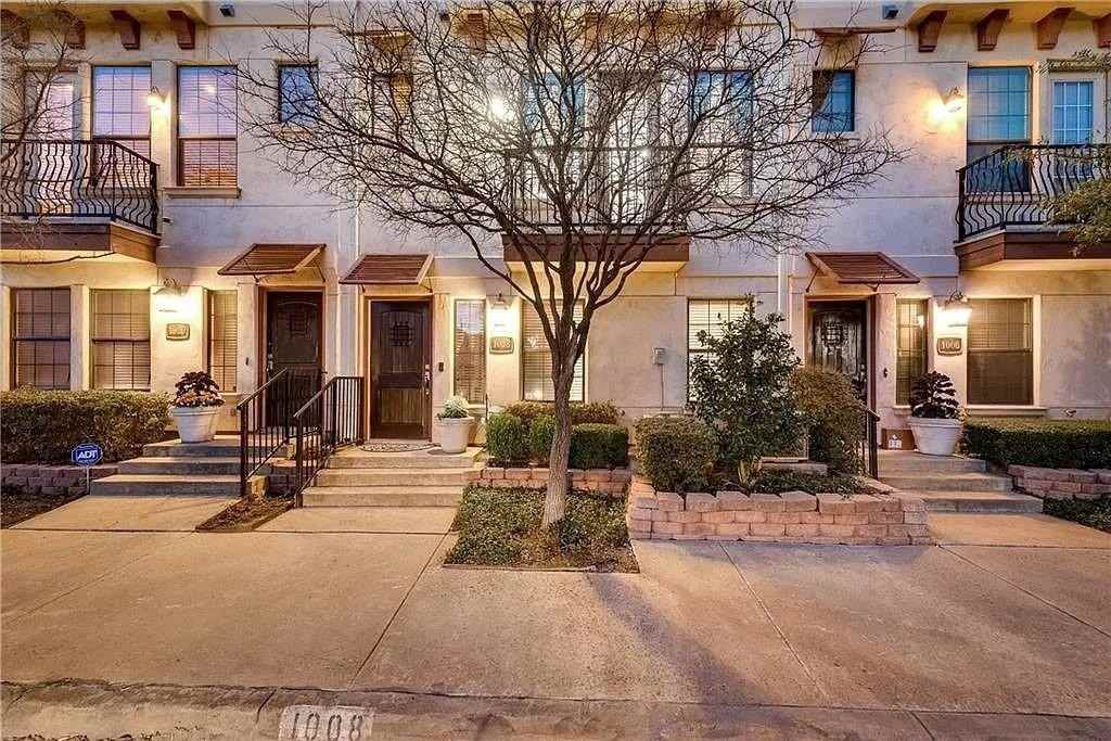 1008 Pavillion St - Photo 2 of 30