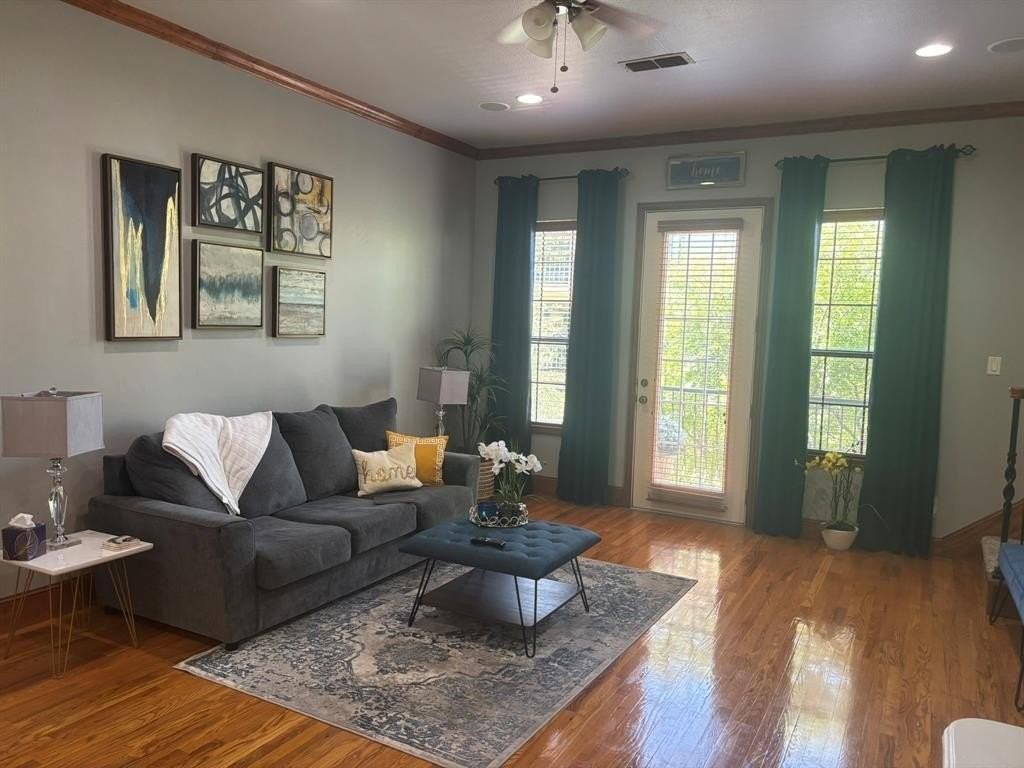 1008 Pavillion St - Photo 4 of 30