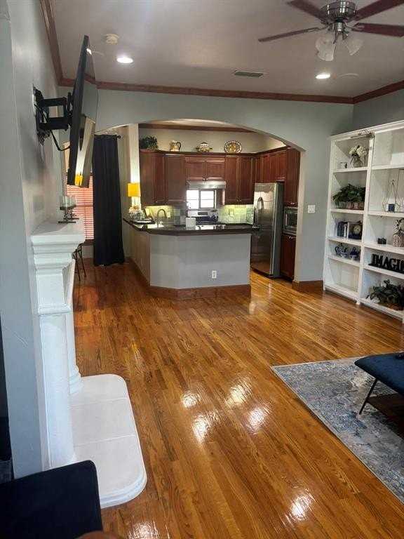 1008 Pavillion St - Photo 6 of 30