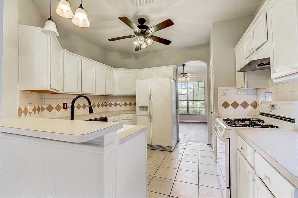 200 Courtney Ln - Photo 4 of 10