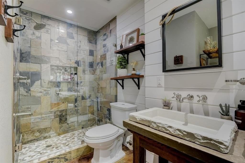 405 Hubbard - Photo 7 of 17