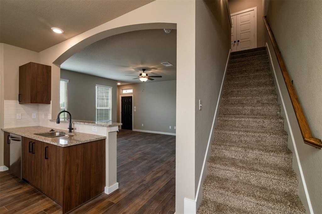 600 Harvest Moon Drive - Photo 6 of 17