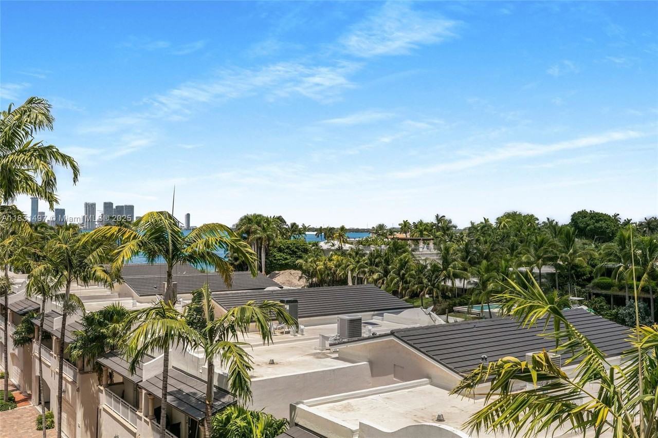 1415 20th St - Photo 7 of 8