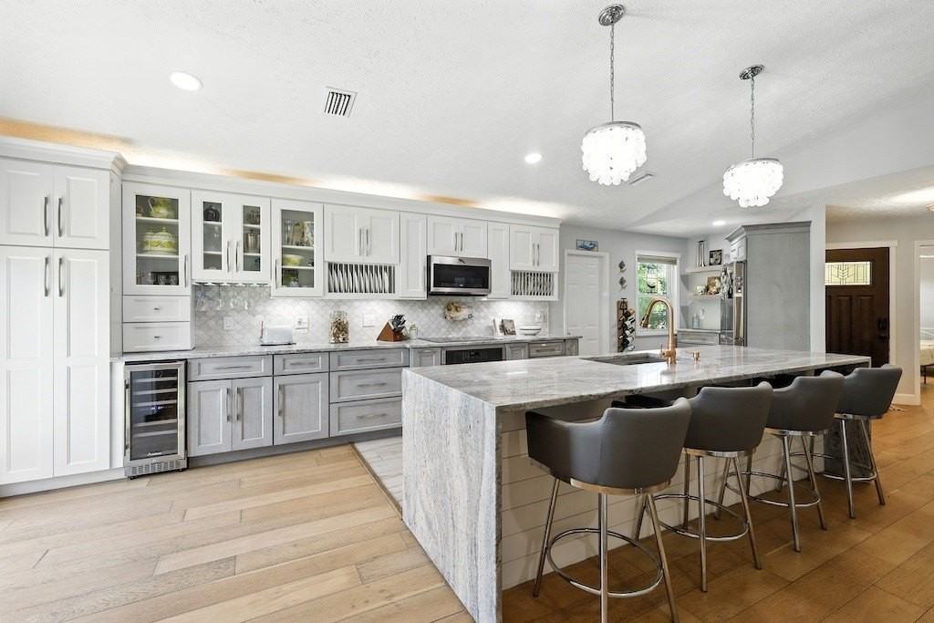 725 Acacia Rd - Photo 5 of 32