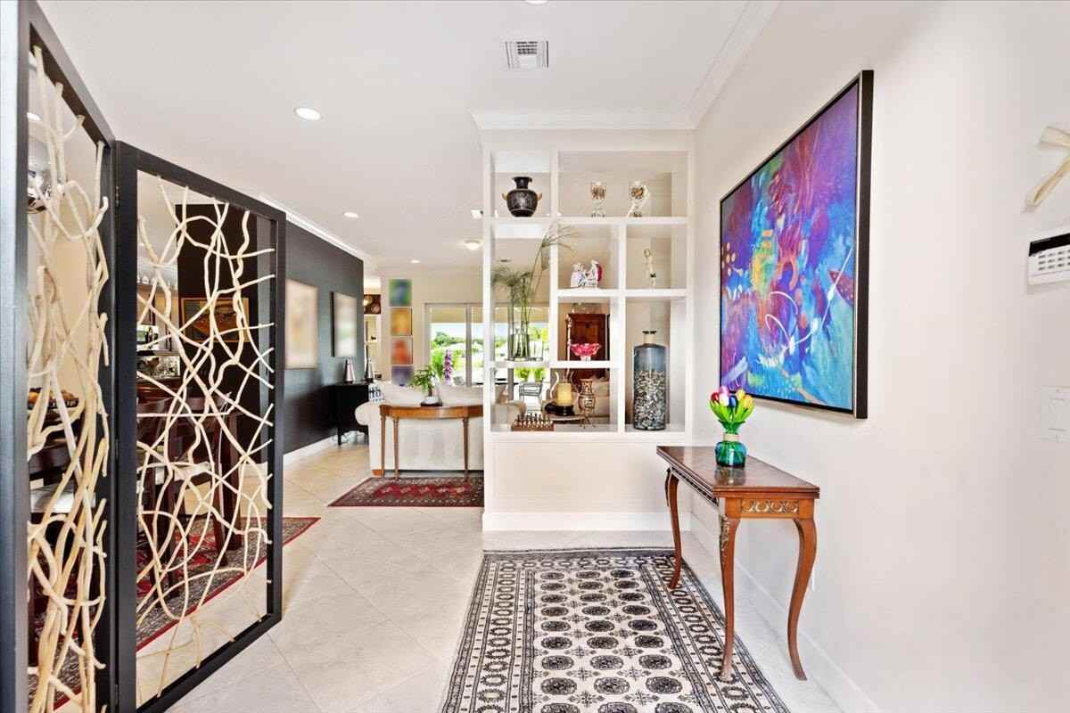 8152 Butler Greenwood Dr - Photo 4 of 32