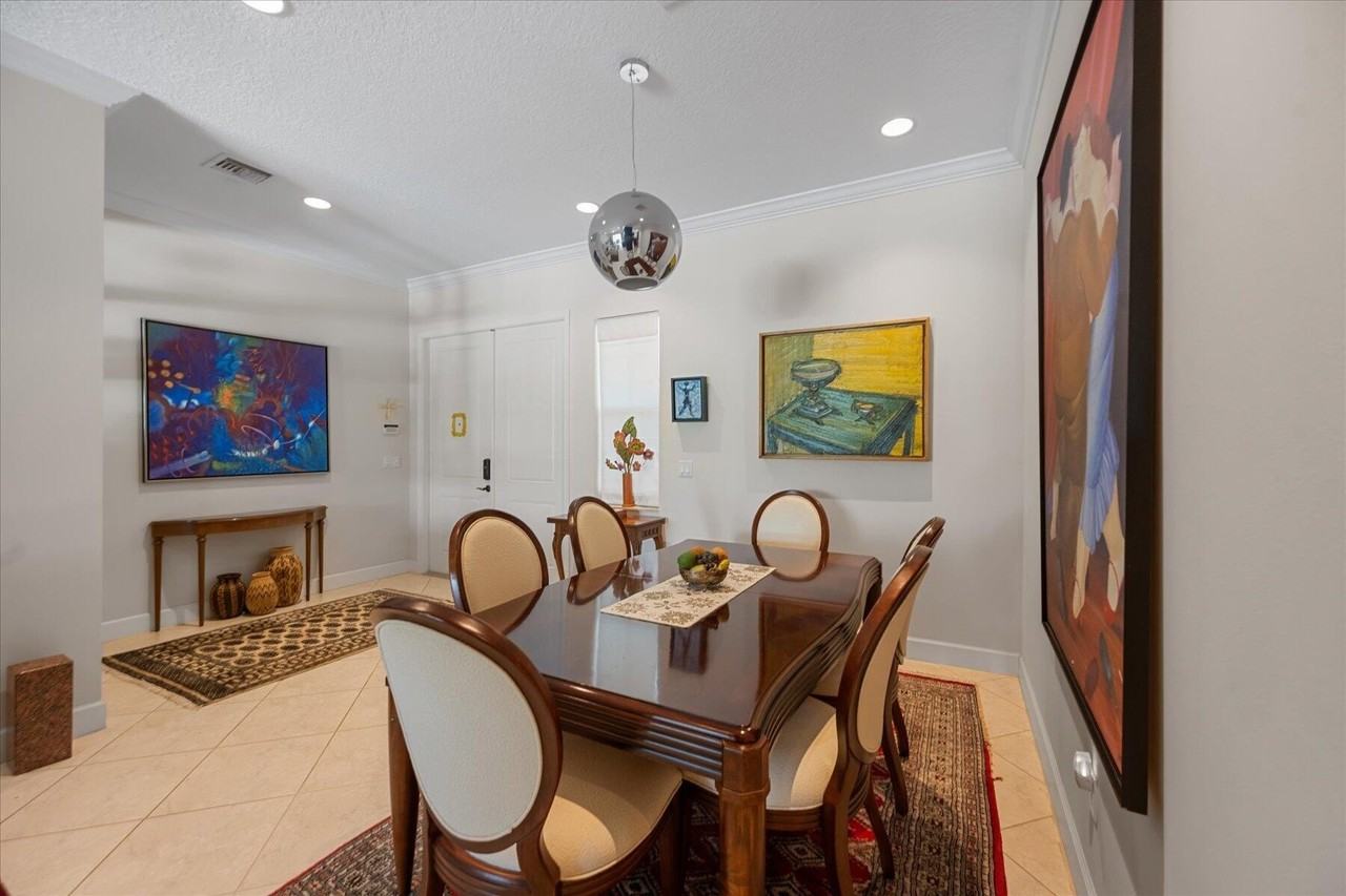 8152 Butler Greenwood Dr - Photo 5 of 32