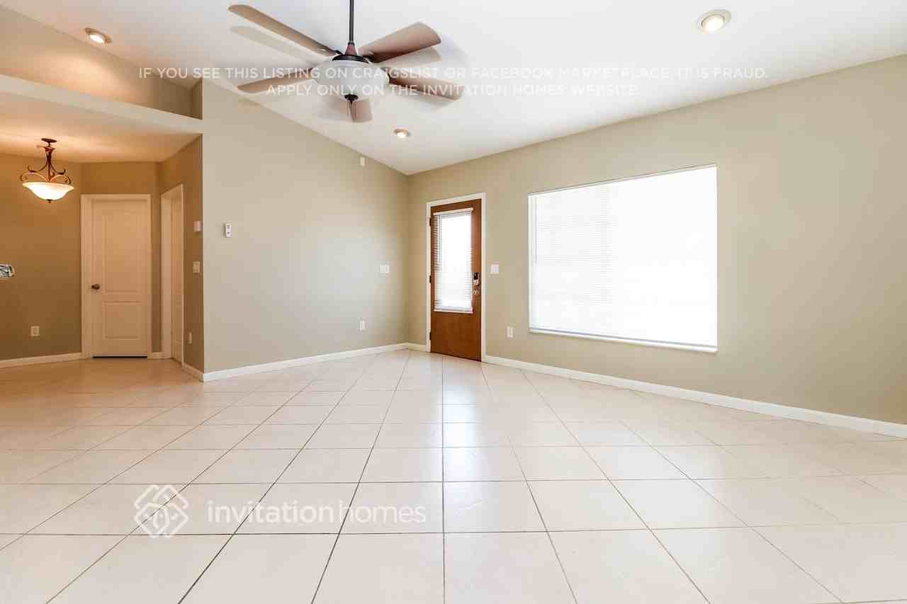 707 Hartford Dr Nw - Photo 3 of 18