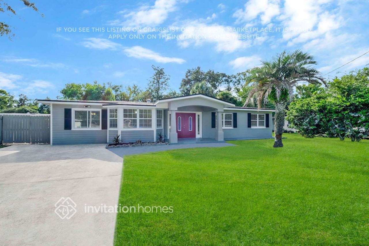 2552 Emily Ln - Photo 2 of 27