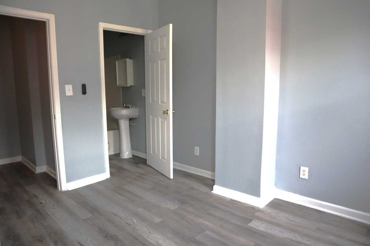 2011 Hollins Street - Photo 4 of 7