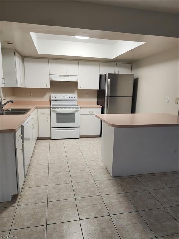 554 Empire Avenue South - Photo 3 of 13